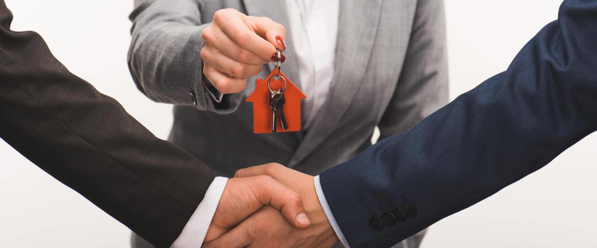 Understanding the Power of Referrals and Reviews in the USA Real Estate Market