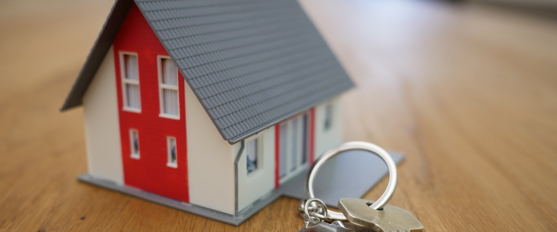 Understanding Contract Terms and Agreements in USA Real Estate